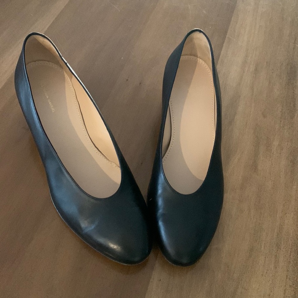 Mansur Gavriel Black Leather Heeled Round Toe Pumps